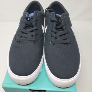 Nike SB Charge Canvas Skate Sneaker Sz8.5/Wn10 22CLMN012